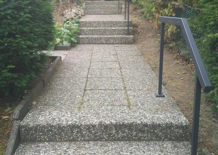 Apartment Abendsonne Mit Schwimmbad Und Sauna Fuer 2 Personen Niederdorla